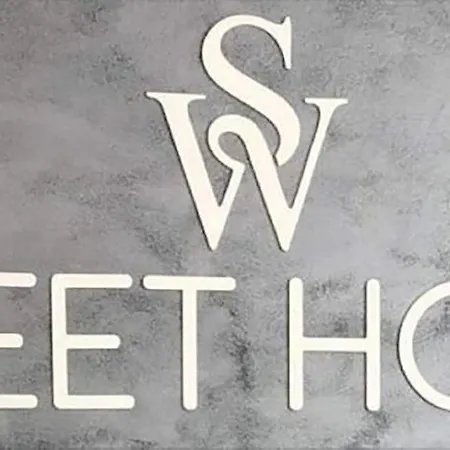 Sweet Hotel *