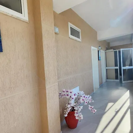 Sweet Hotel Ljaknasi