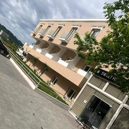 מלון Sweet Ljaknasi